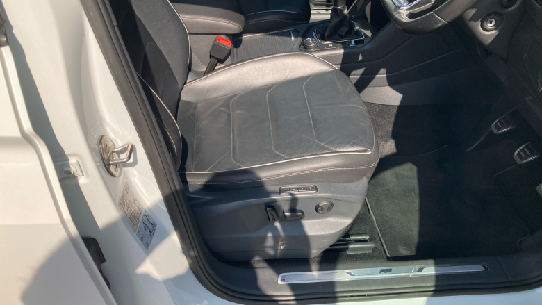 Volkswagen Tiguan 2.0 TDi 150 4Motion R-Line 5dr Diesel Estate